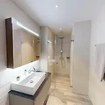 Spacious 1 Bedroom With Balcony Apartament