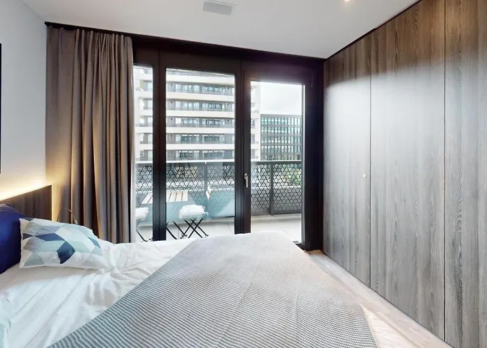 Spacious 1 Bedroom With Balcony Zurich