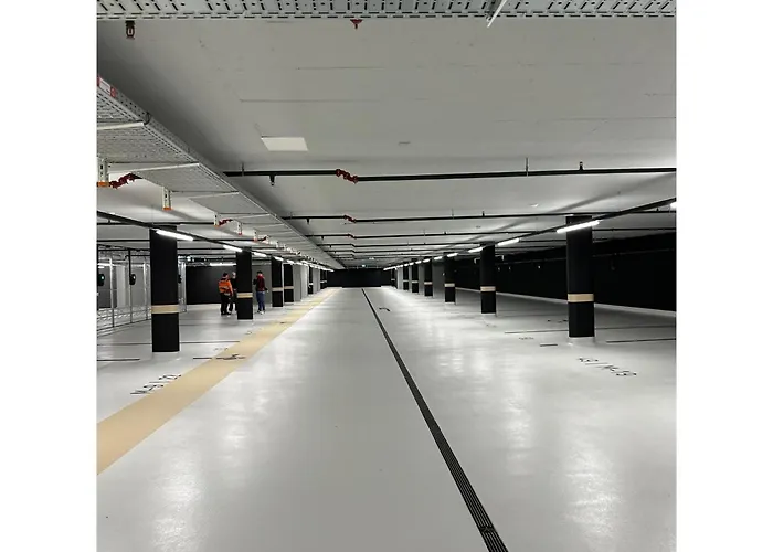 Spacious 1 Bedroom With Balcony Lägenhet *